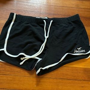 Flowy Hollister shorts